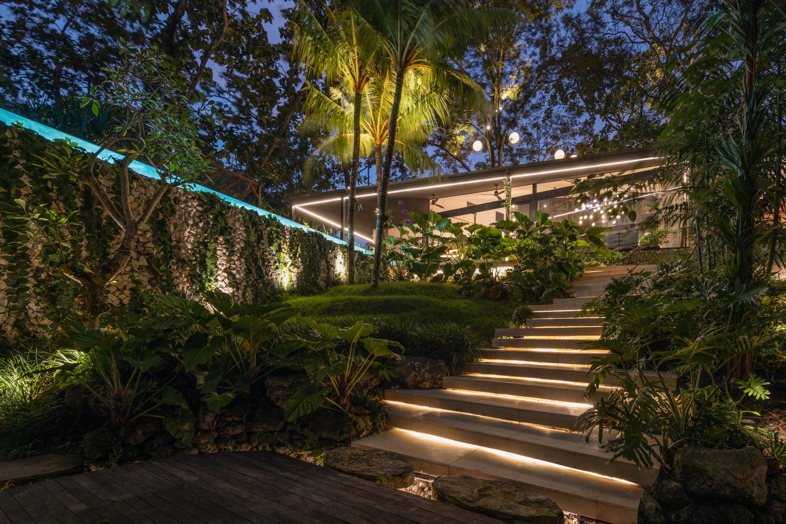 Lost Villa | Award-Winning Estate + 5-Star Staff — photo 1