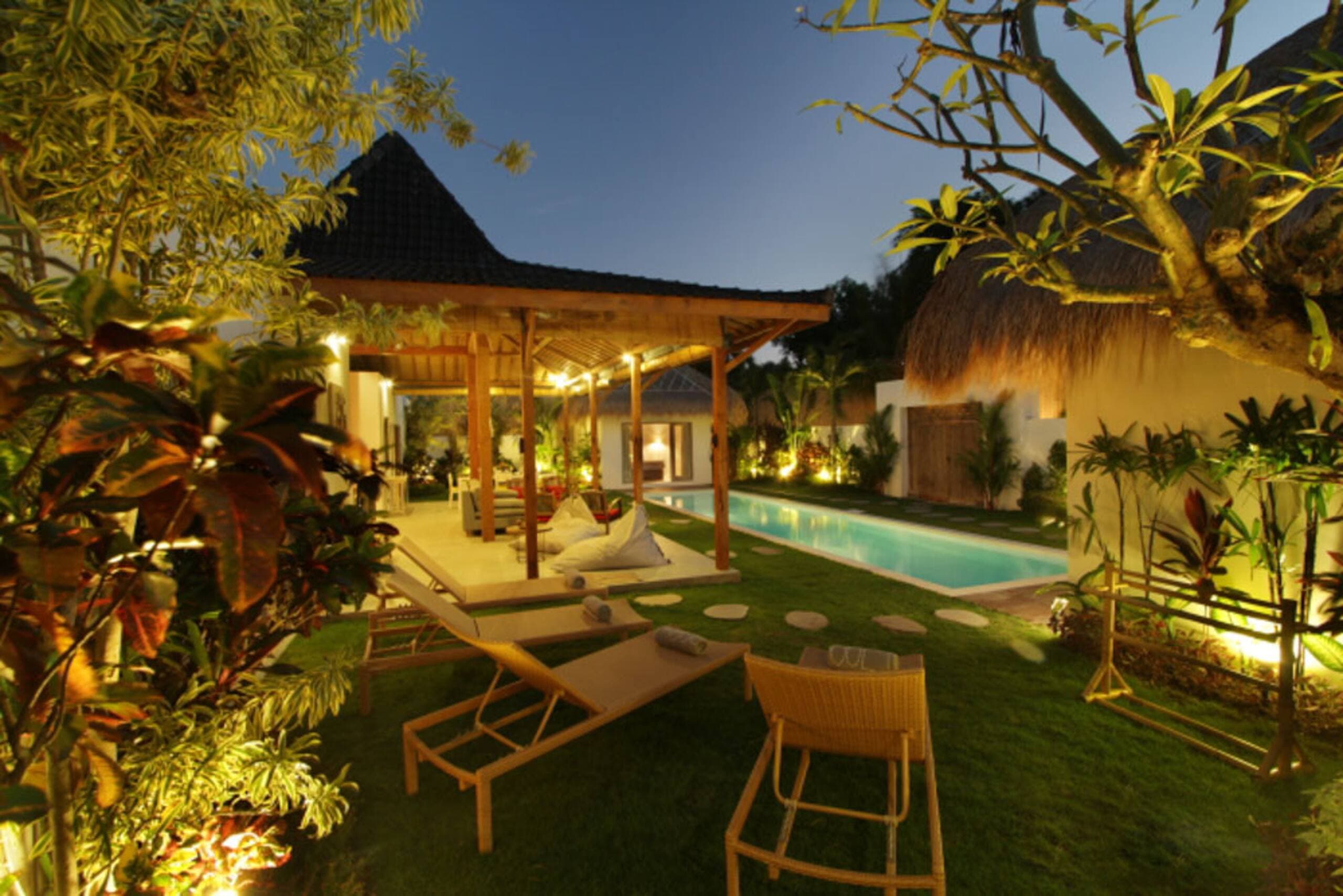 Oberoi Seminyak 500m Kudeta beach - Villa Thiara — photo 1