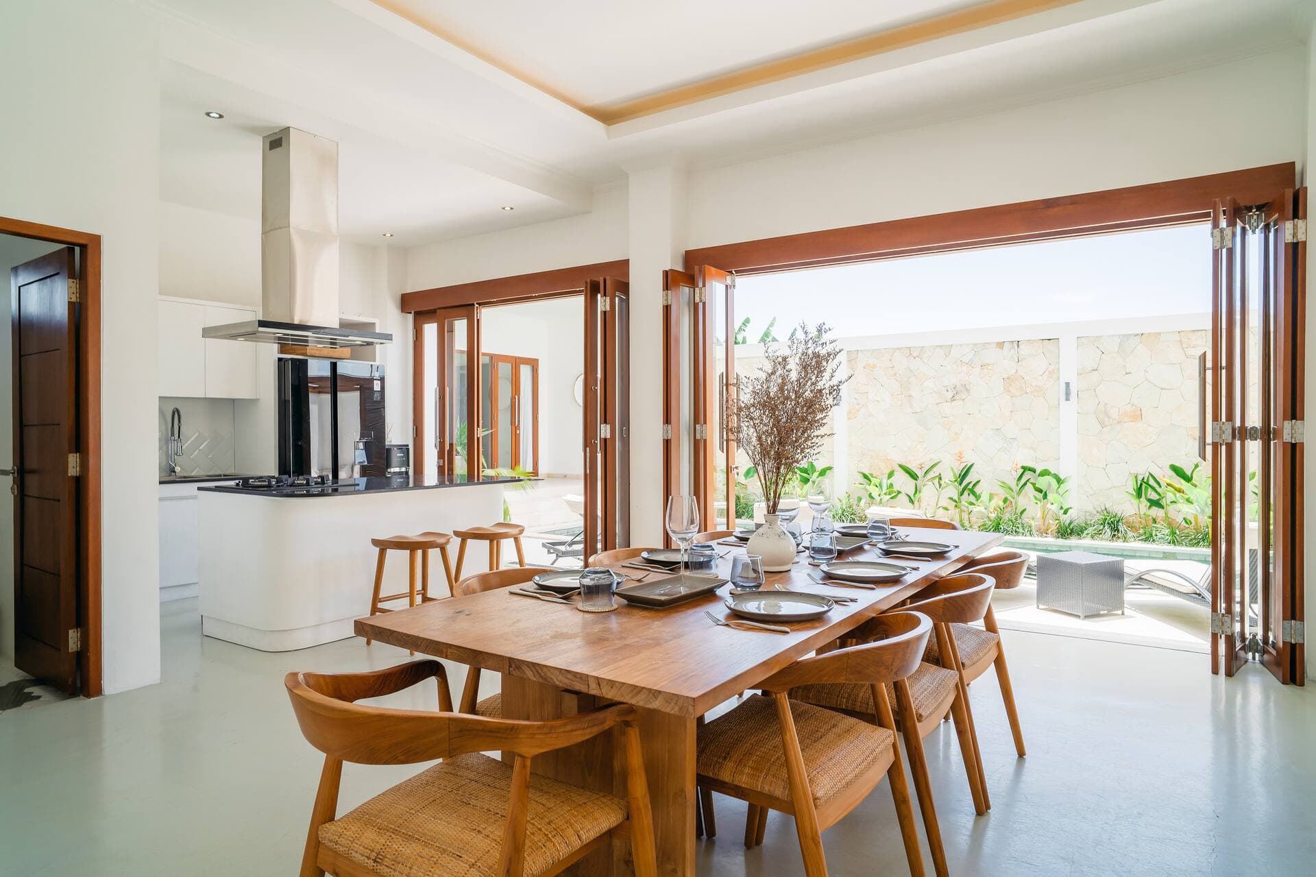 Central Seminyak, 4BR Family Villa — photo 2