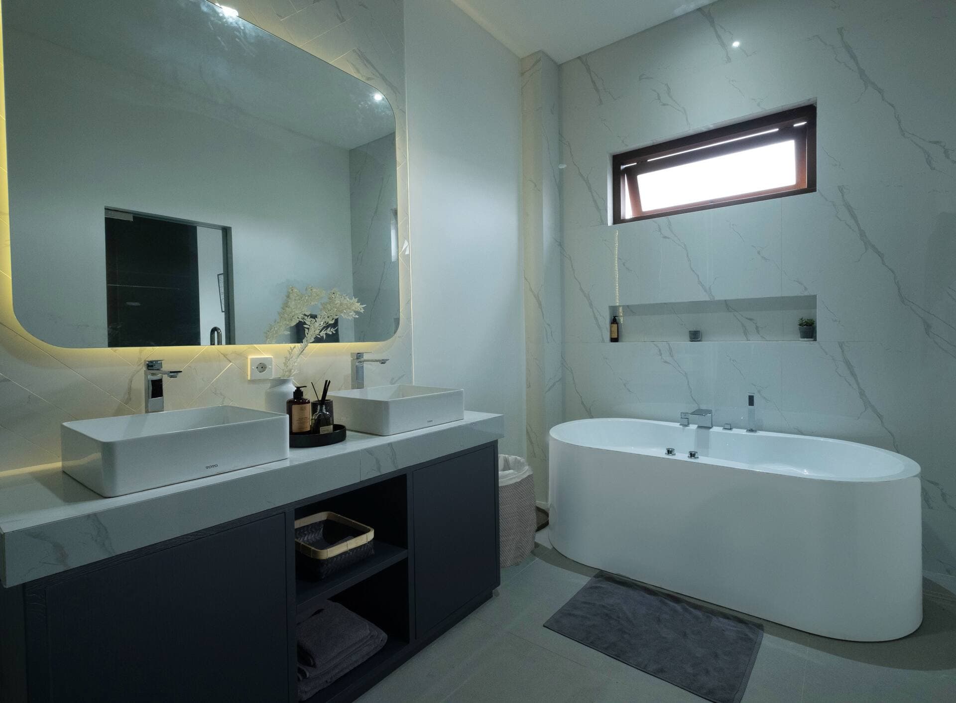 Central Seminyak, 4BR Family Villa — photo 5