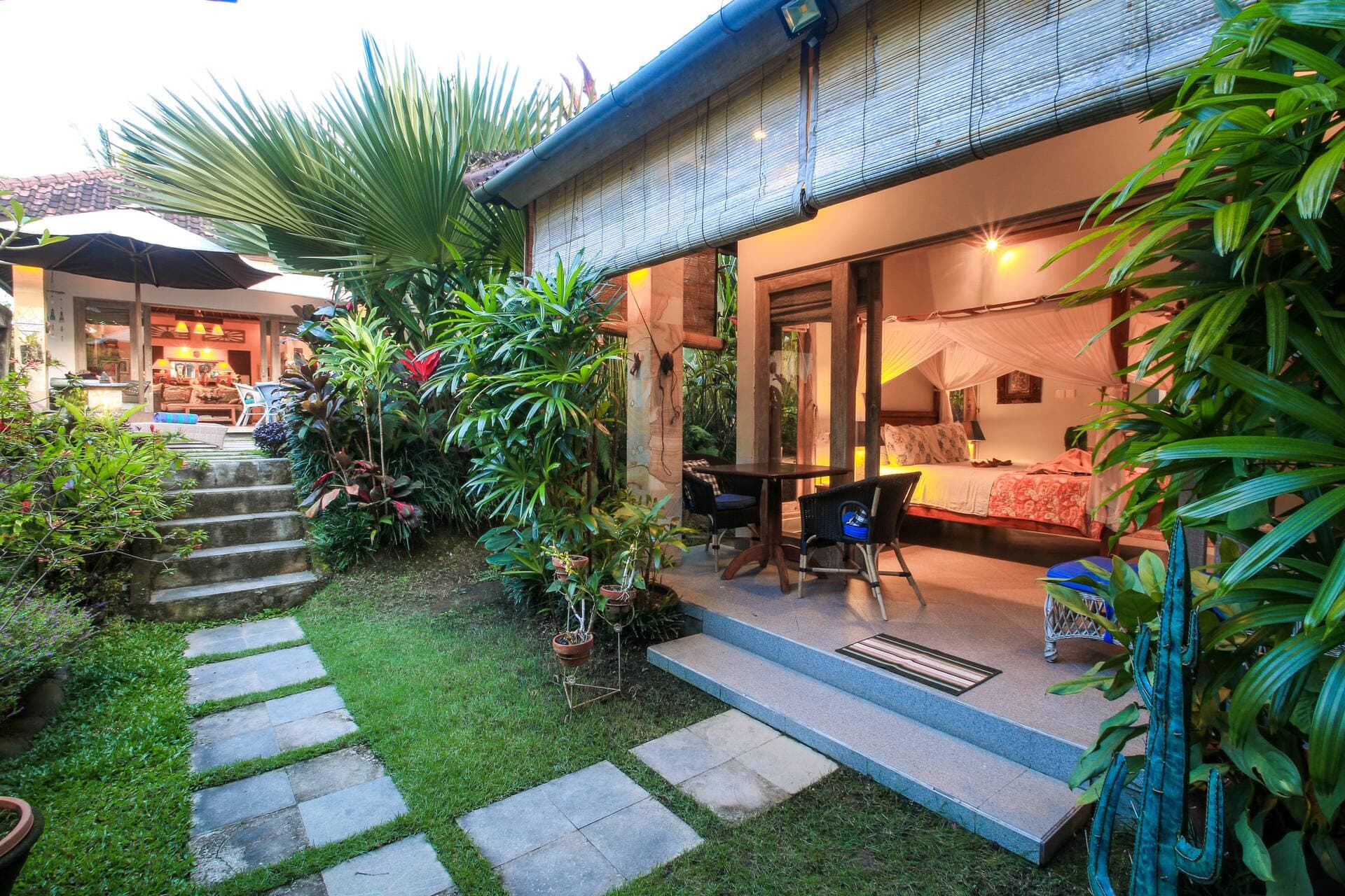 Boho Bungalow in the Rice Fields of Penestanan — photo 5