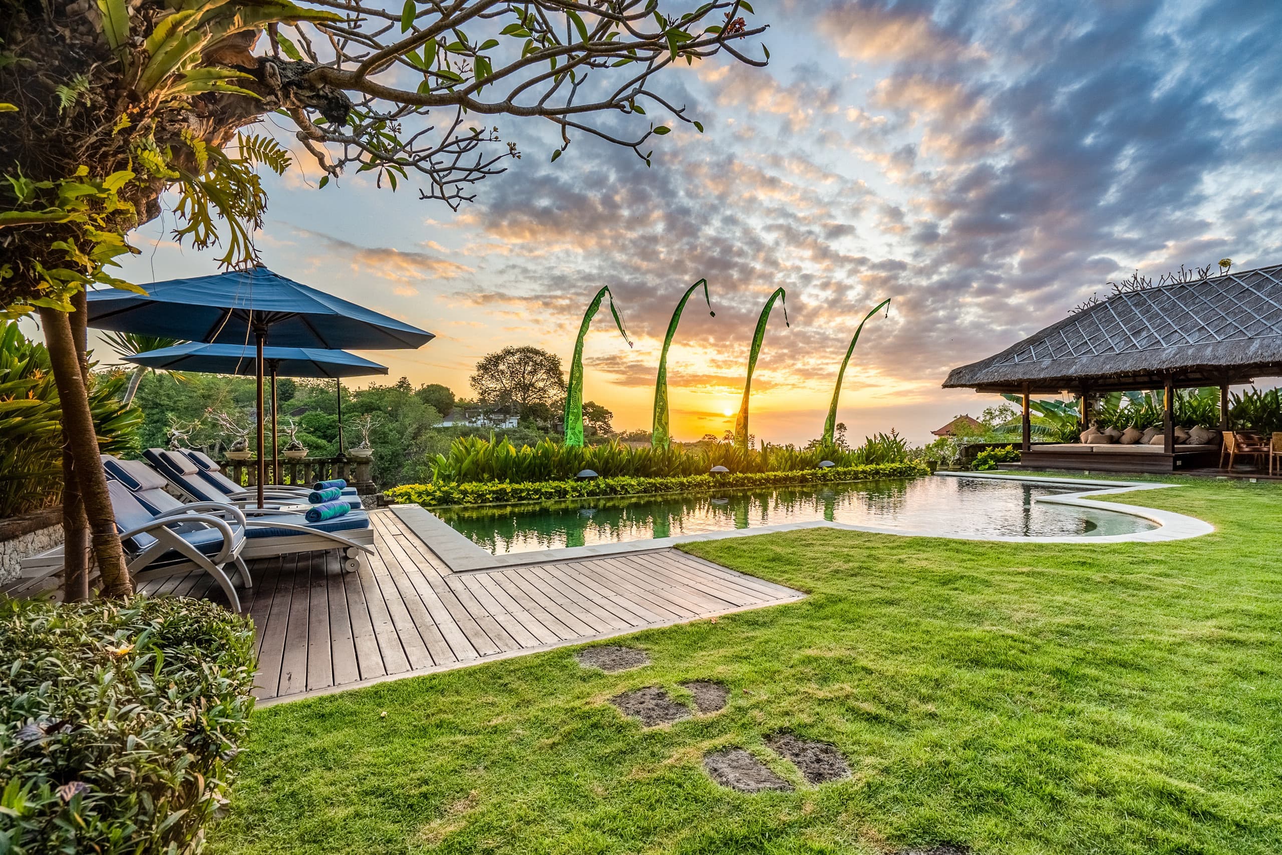 Immaculate 3-4BR Villa with Butler Service and Spa 2