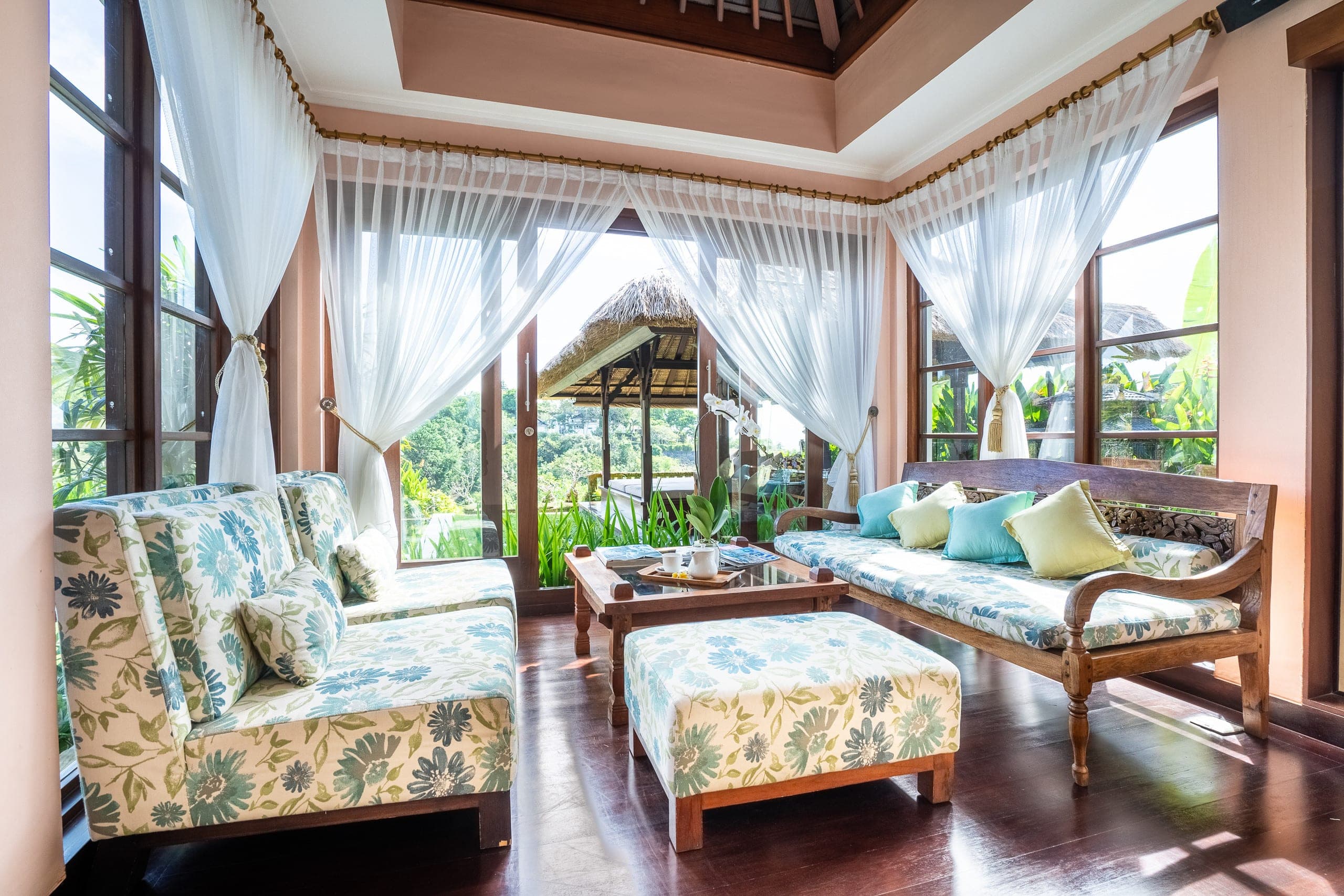 Immaculate 3-4BR Villa with Butler Service and Spa 16