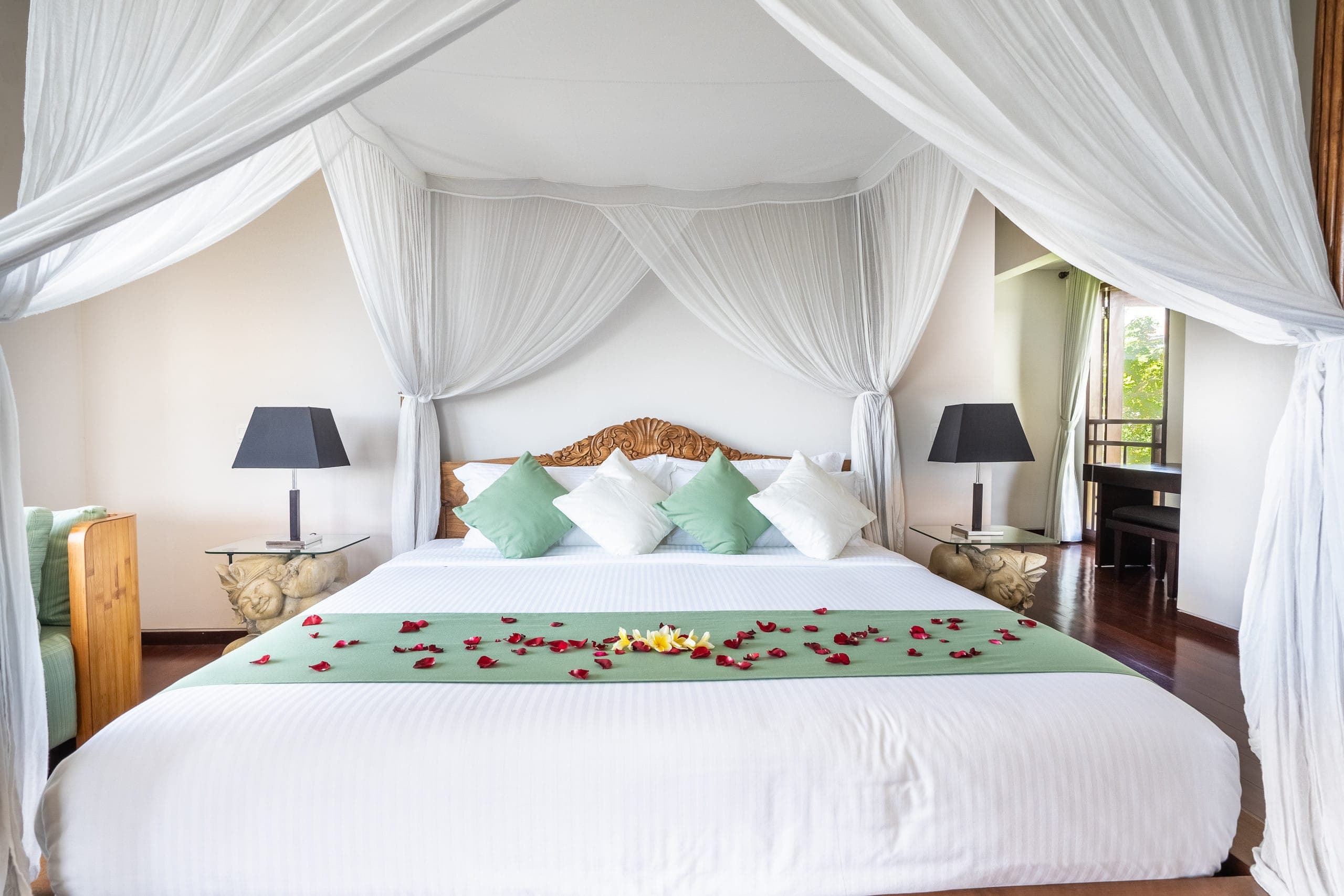Immaculate 3-4BR Villa with Butler Service and Spa 23