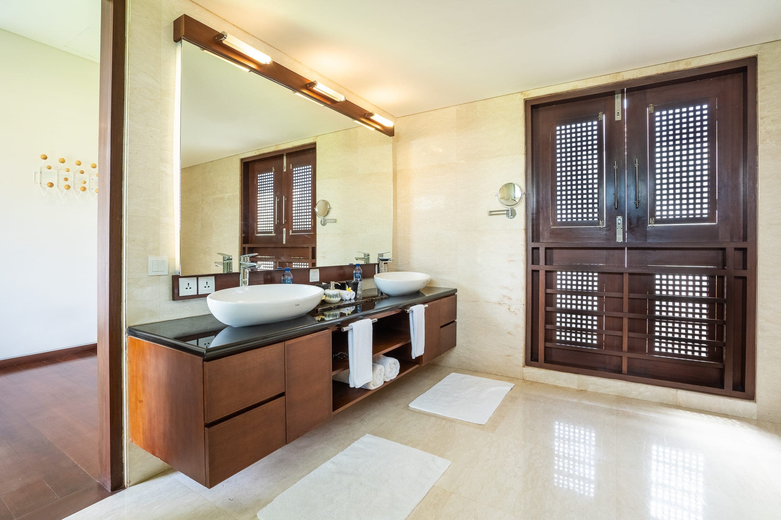 Immaculate 3-4BR Villa with Butler Service and Spa 36