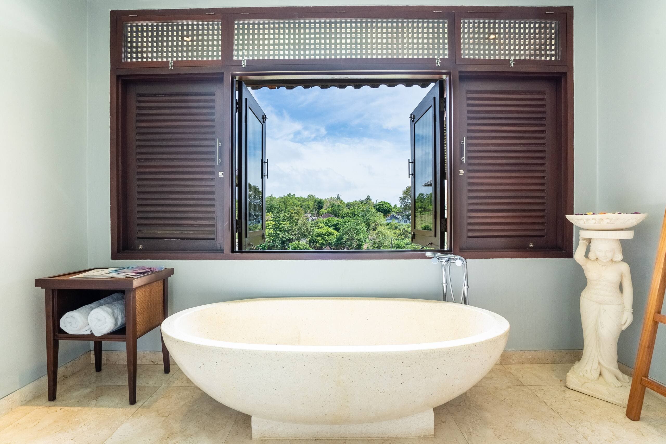 Immaculate 3-4BR Villa with Butler Service and Spa 39