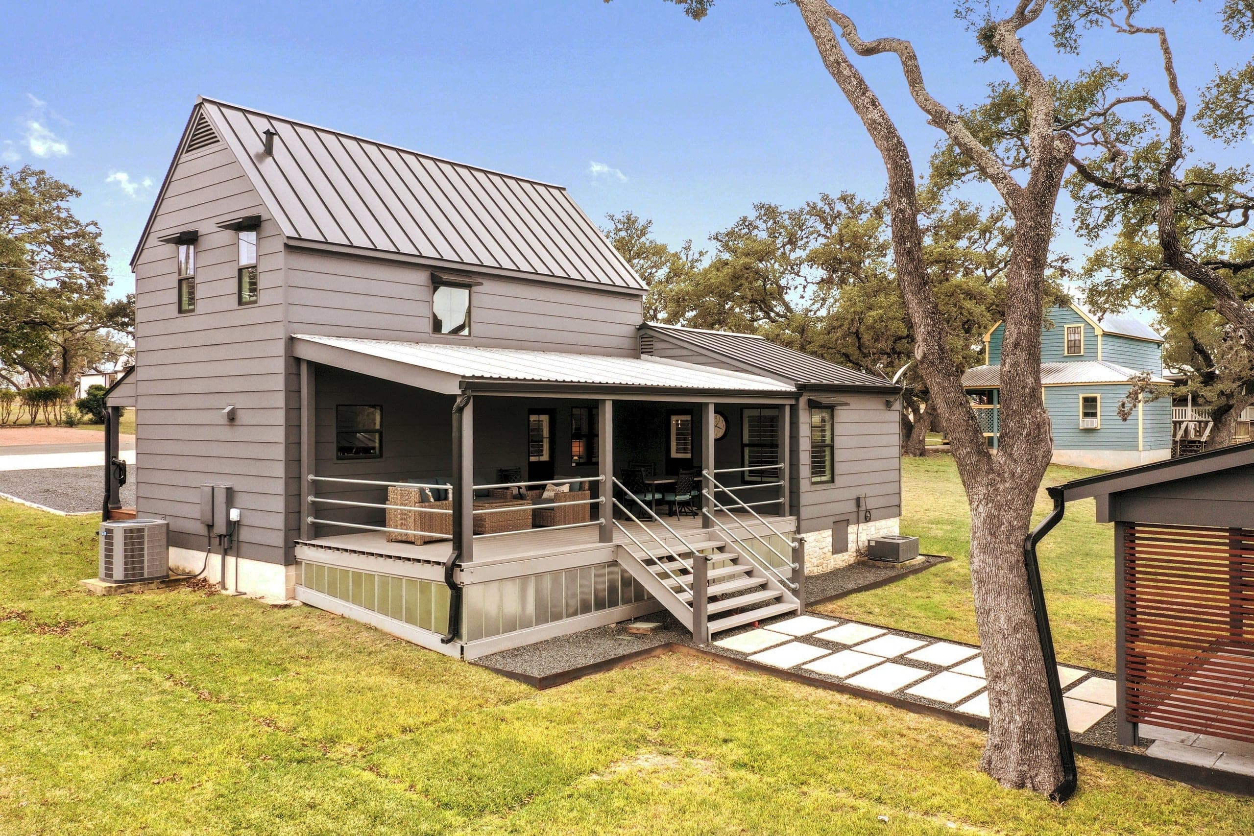 Farmhouse Hot Tub & Fireplace (Min to Town/Wineries) — photo 1