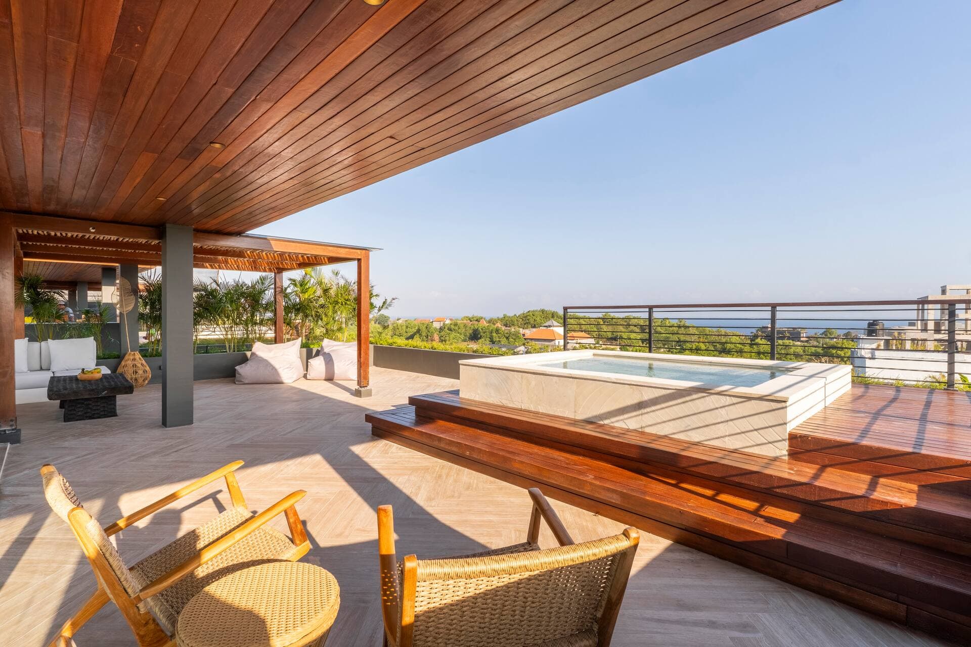 The Heights - Luxury Glass Villa & Rooftop Jacuzzi — photo 4