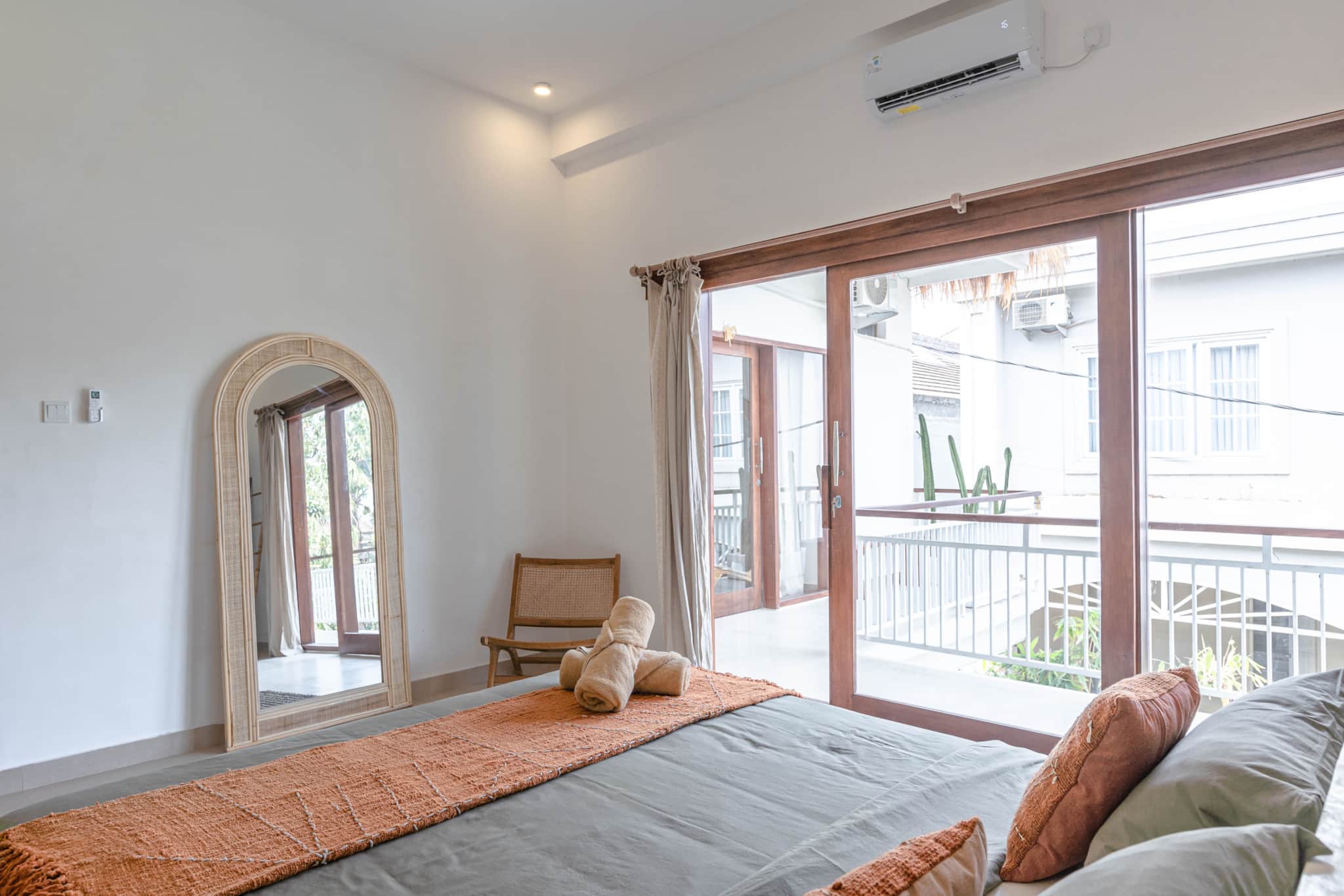 6-person Boho Villa Canggu Perenenam, Rooftop cinema, pool 9