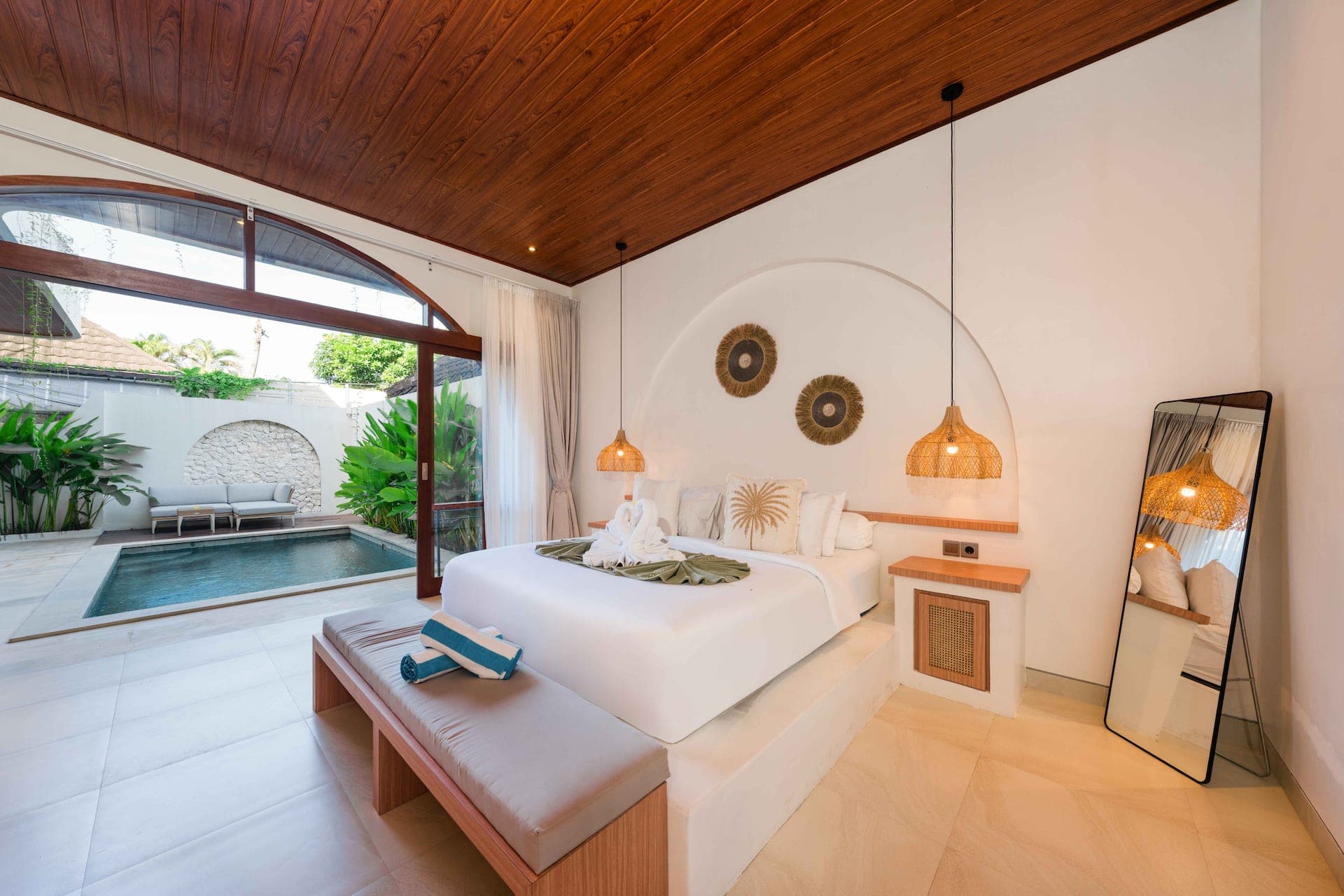 NUQ Seminyak - Spacious 3BR Pool Villa — photo 3