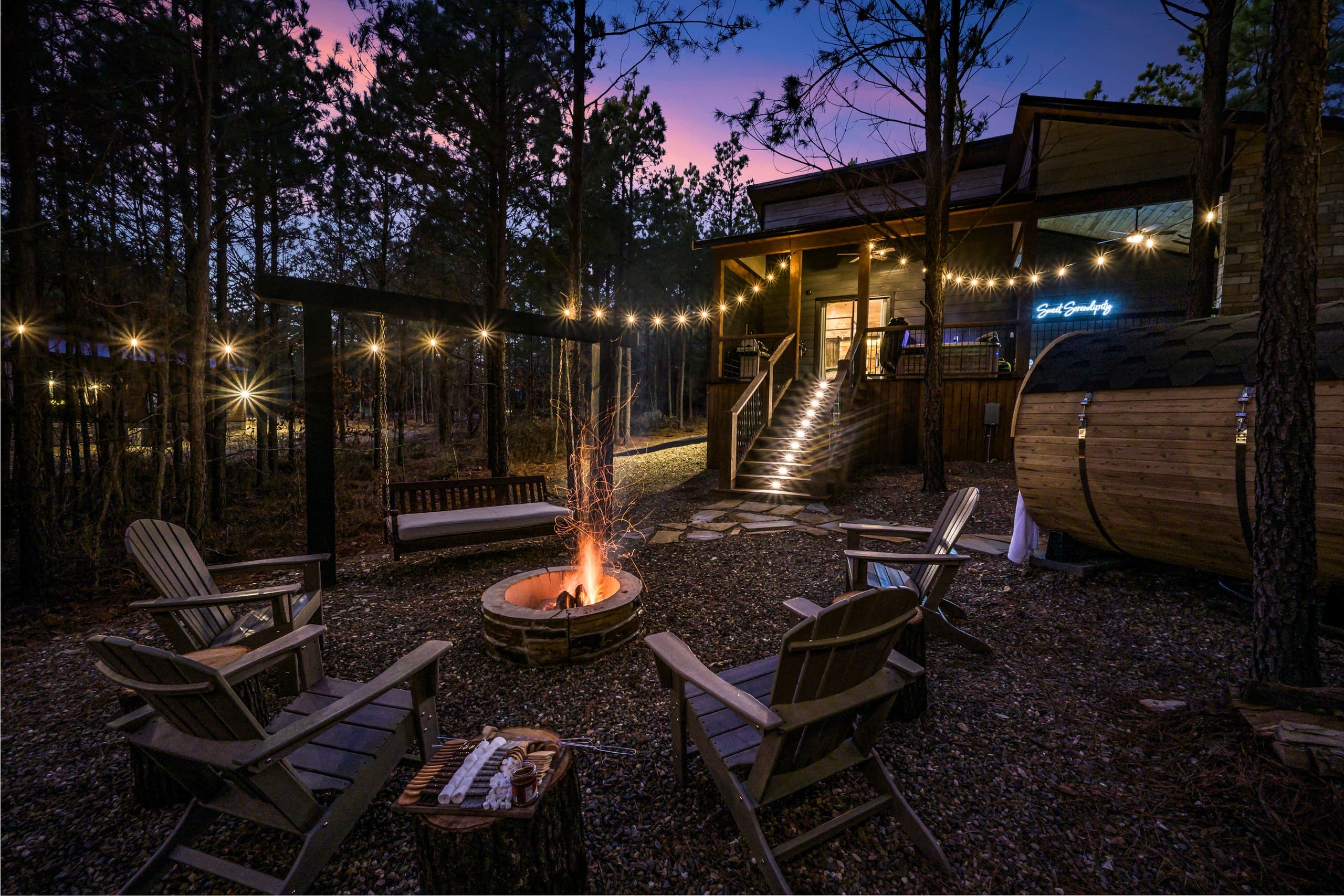 Romantic Escape (Sauna, Soaking Tub & Hot Tub) — photo 1