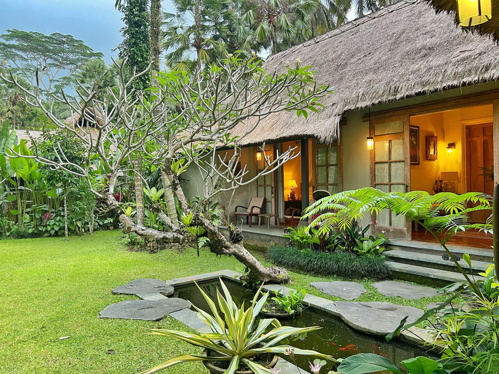 Balinese Antiques 2BR Villa 15 Mins to Ubud Centre — photo 3