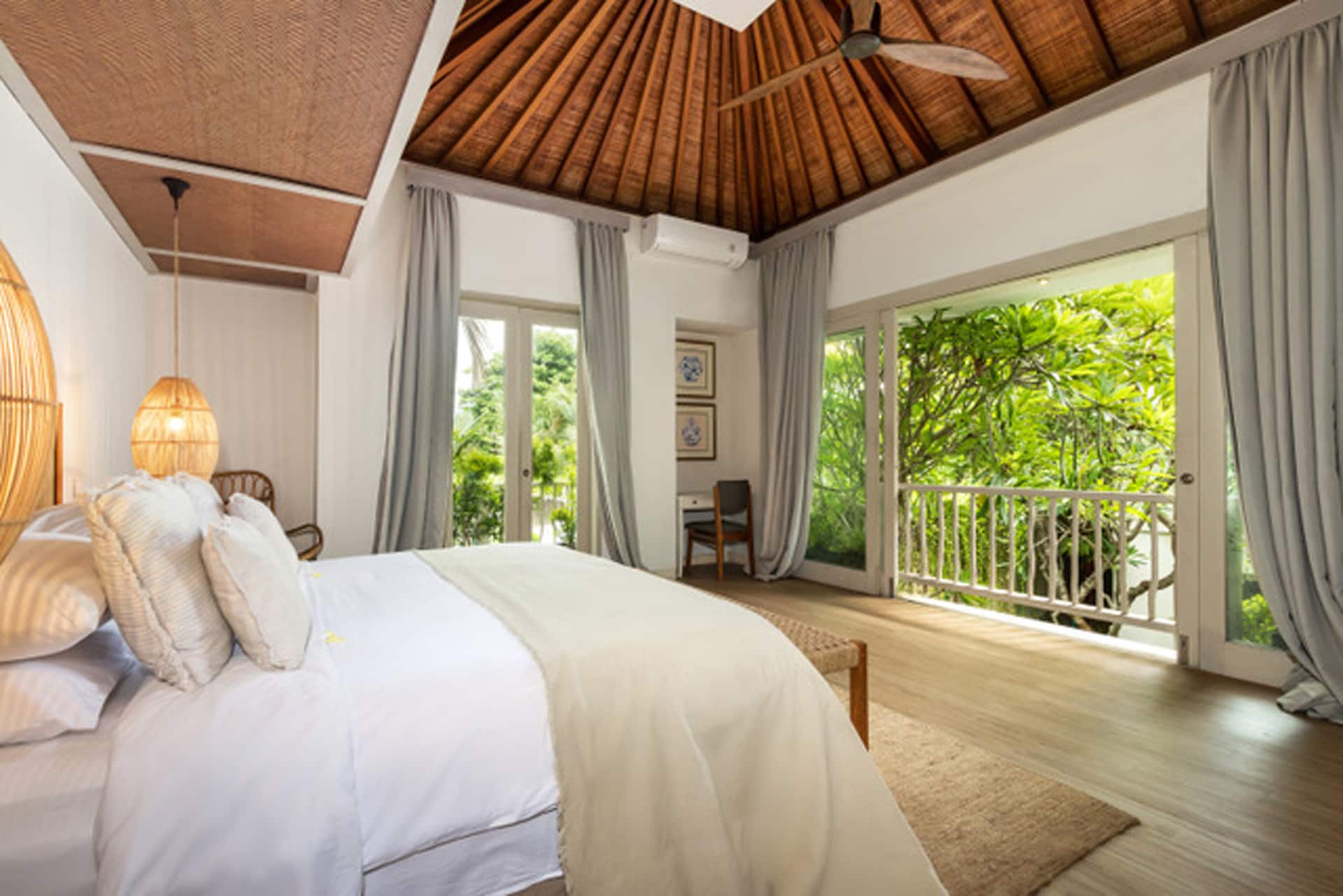 Villa Santhira | 3BR Pool Villa Walk to Eat Street — photo 5