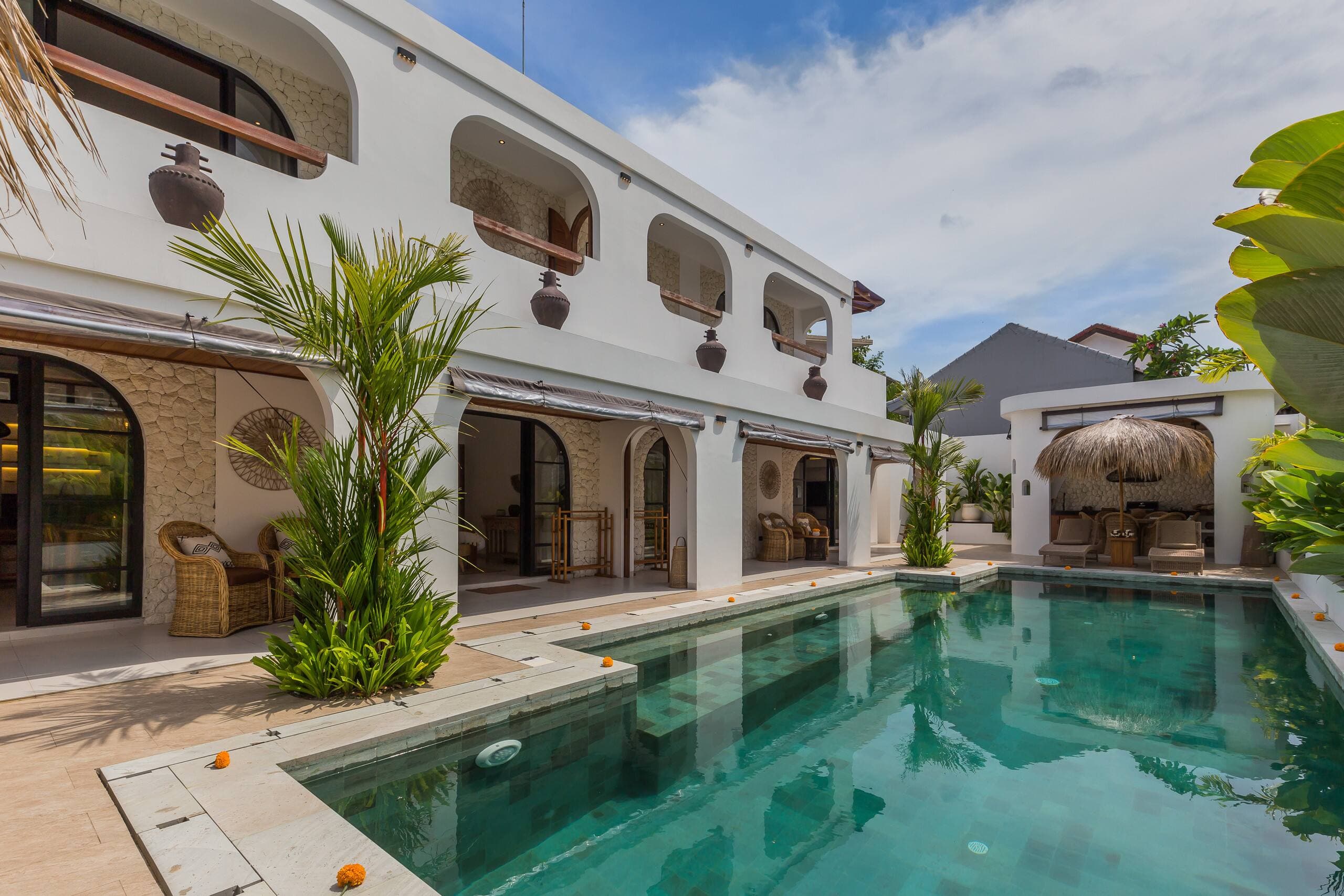 Villa Luna 4BR | Dual Living, Pool & BBQ — photo 1