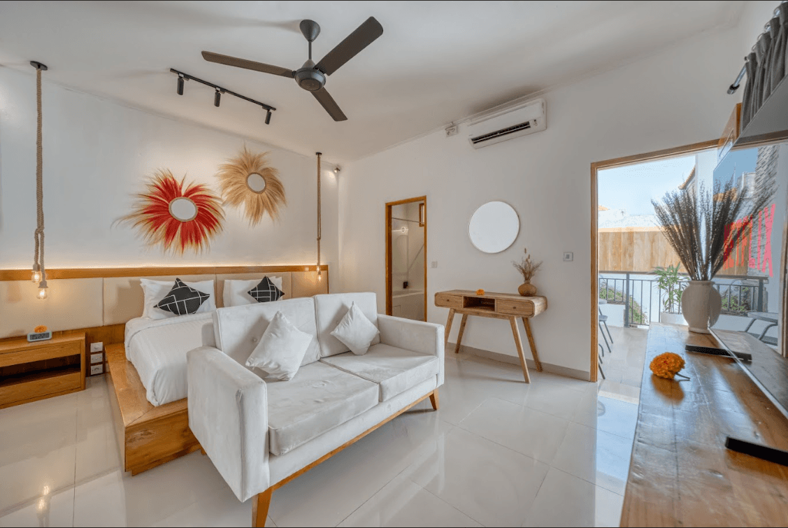 Holy's Villa 11