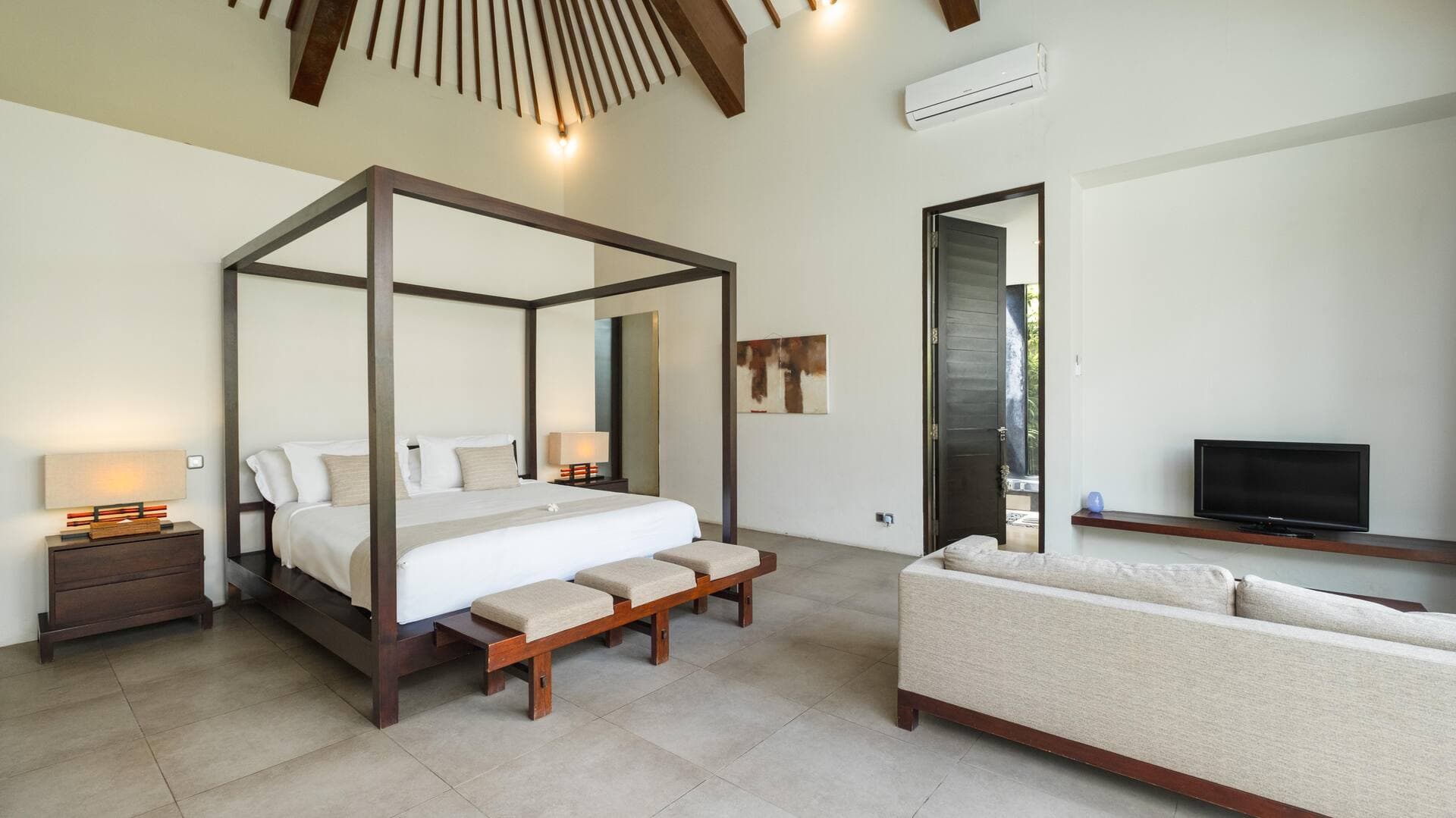 2BR Pool Villa Steps from Eat Street Seminyak — photo 4