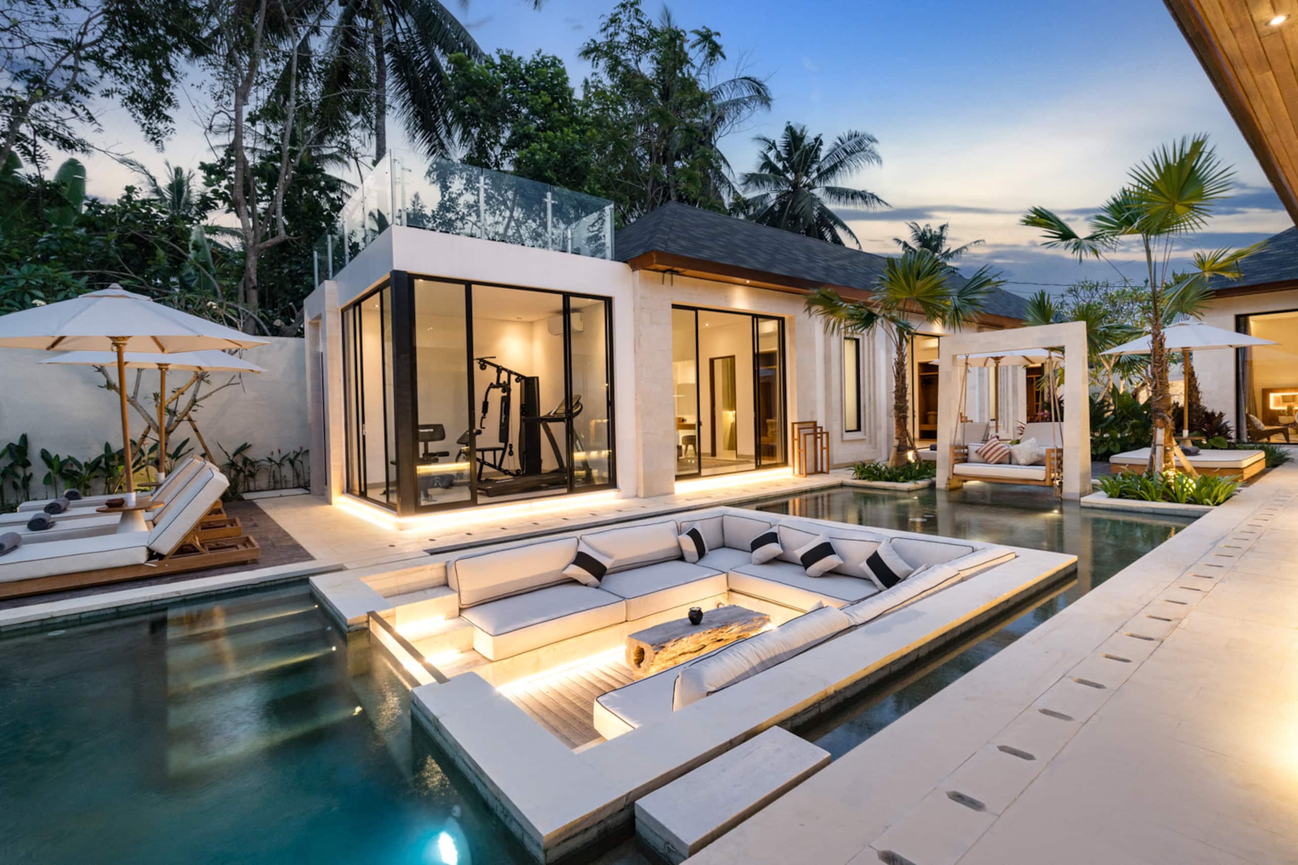Penelope 4BR Villa with Private Pool & Gym in Ubud — photo 1